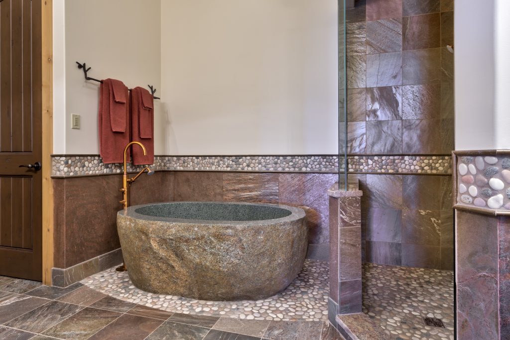 stone bathtub bathroom 1024x683